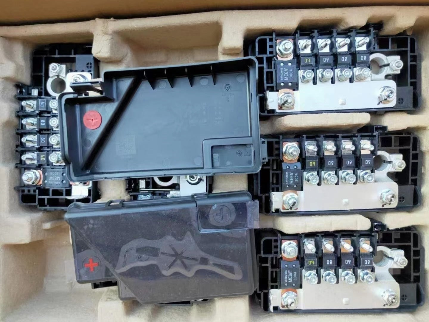 Haval Jolion 2022 Original 350A fuse box (علبة فيوزات هافال جوليان 2022)